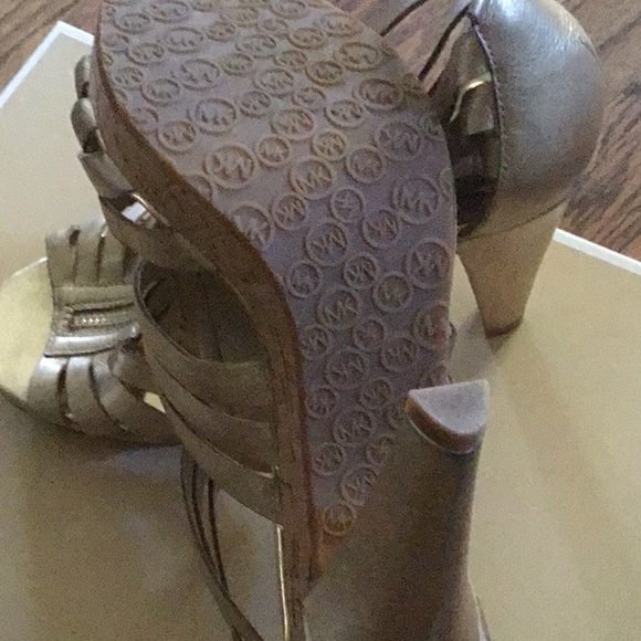 🌹Michael Kors Shoes - Picture 5 of 8